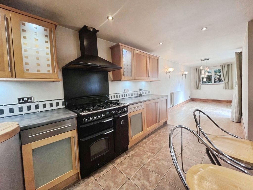 Property photo 3 of 15 Pbox-Img.Jpg