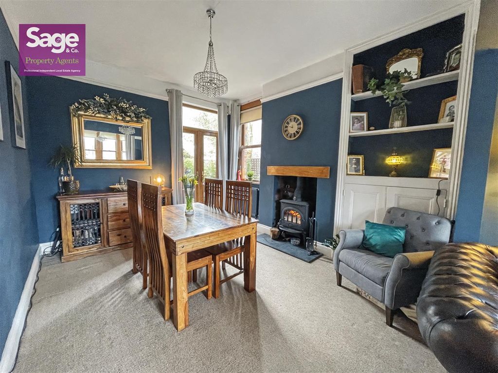 Property photo 3 of 44