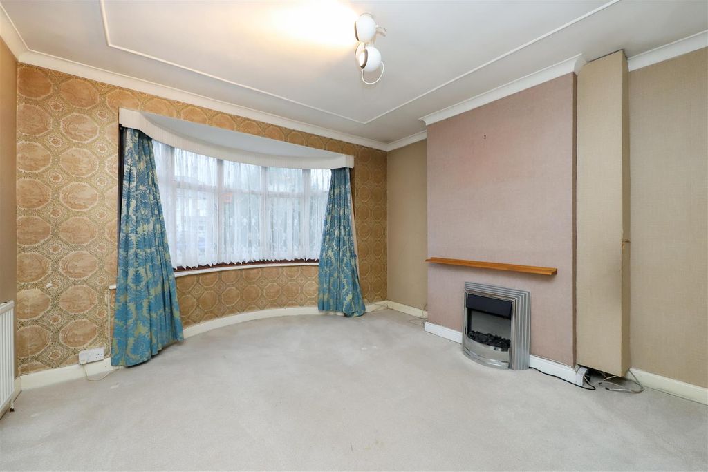 Property photo 3 of 9 Welbeck Avenue