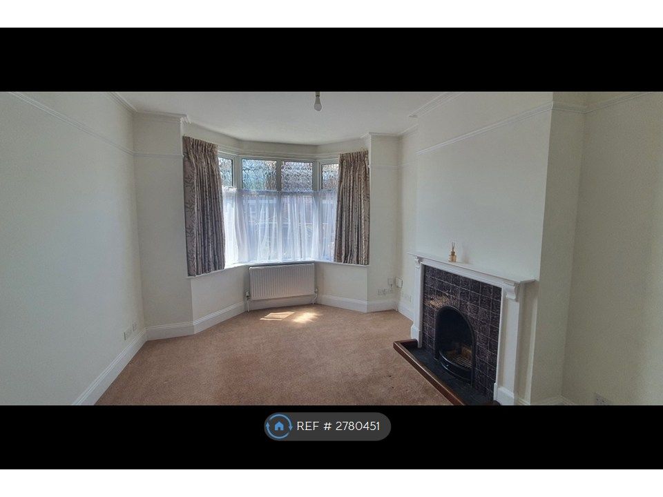 Property photo 2 of 10 Living Room