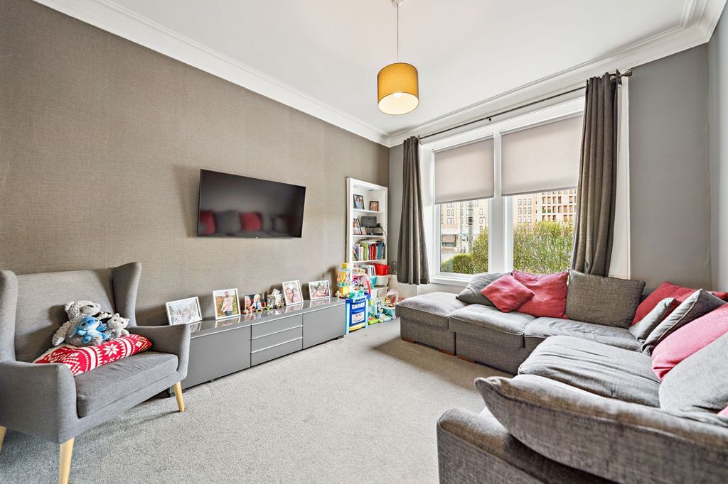 Property photo 2 of 25