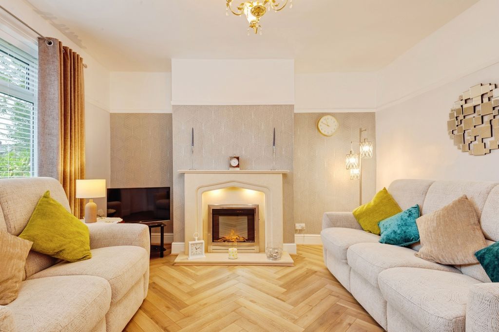 Property photo 2 of 17 Pbox-Img.Jpg