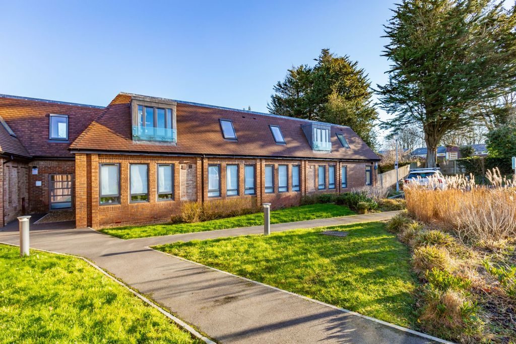 Property photo 1 of 10 Front View