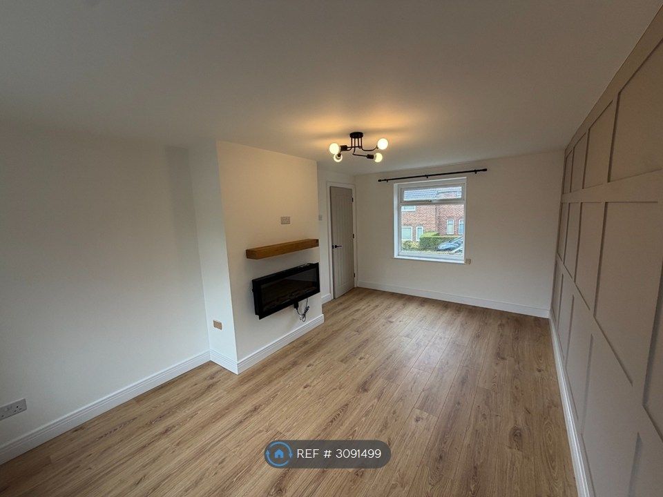 Property photo 3 of 18 Living Room