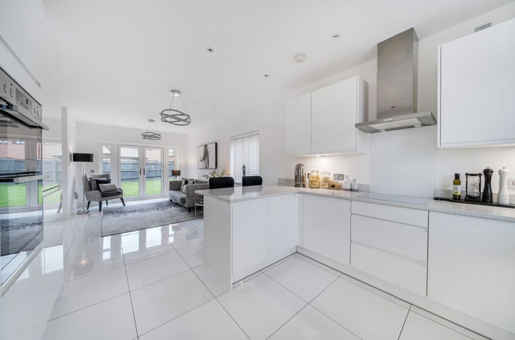 Property photo 3 of 22