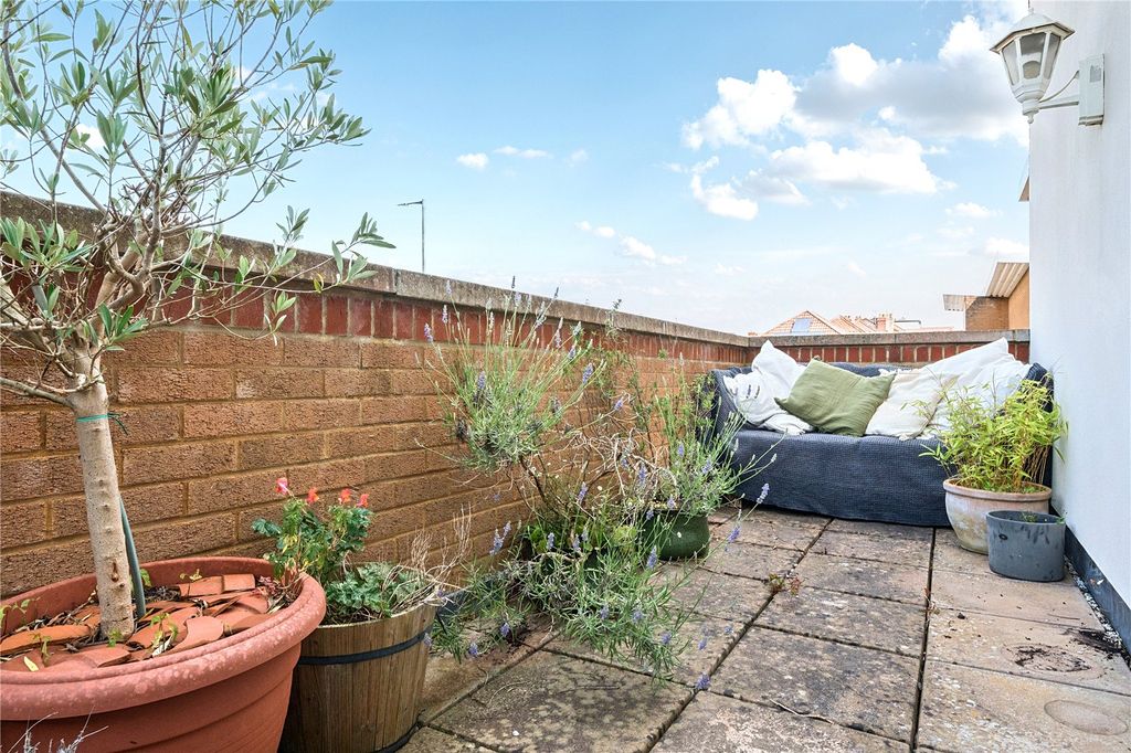 Property photo 2 of 21 Picture No. 09