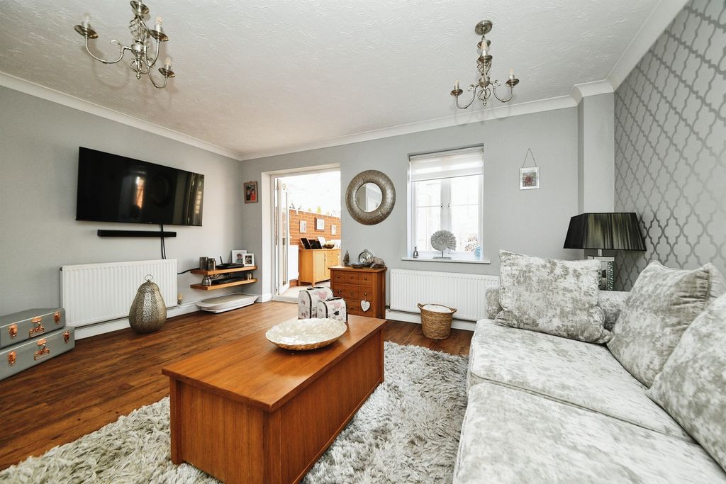 Property photo 3 of 16