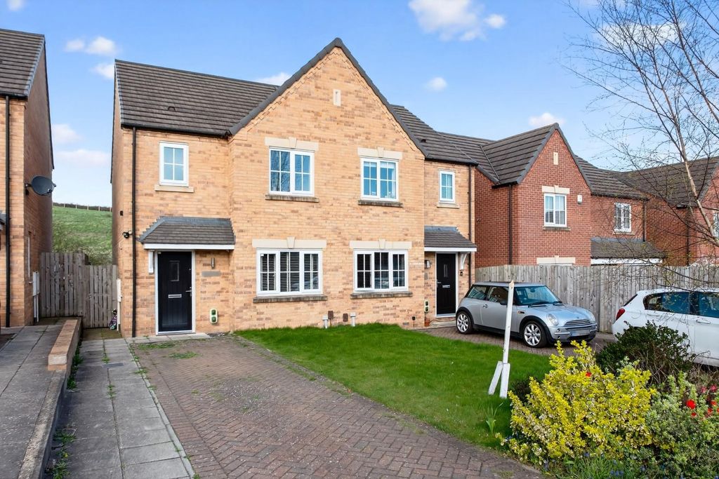 Property photo 1 of 15 12Haltongillclose-22.Jpg