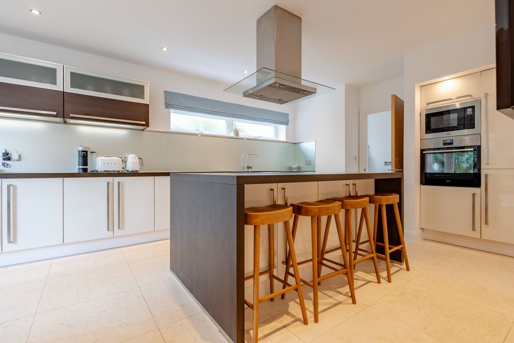 Property photo 3 of 20 R6M_5706-Hdr