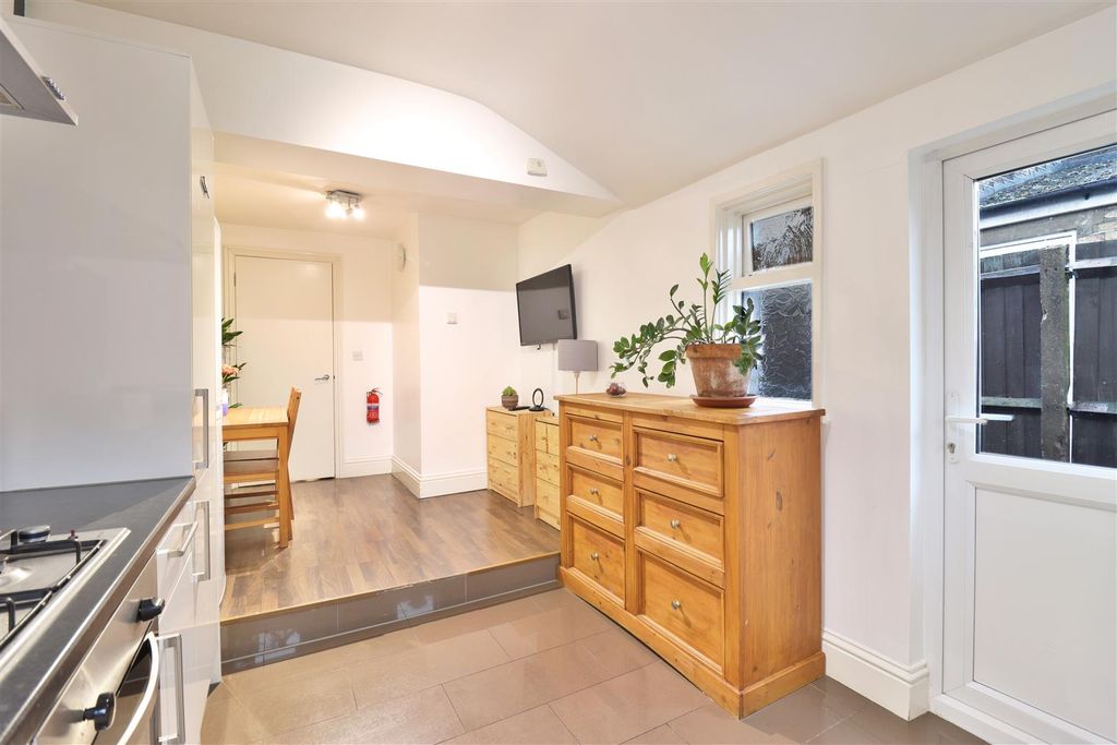 Property photo 3 of 12 111Lr Kitchen 8.Jpg