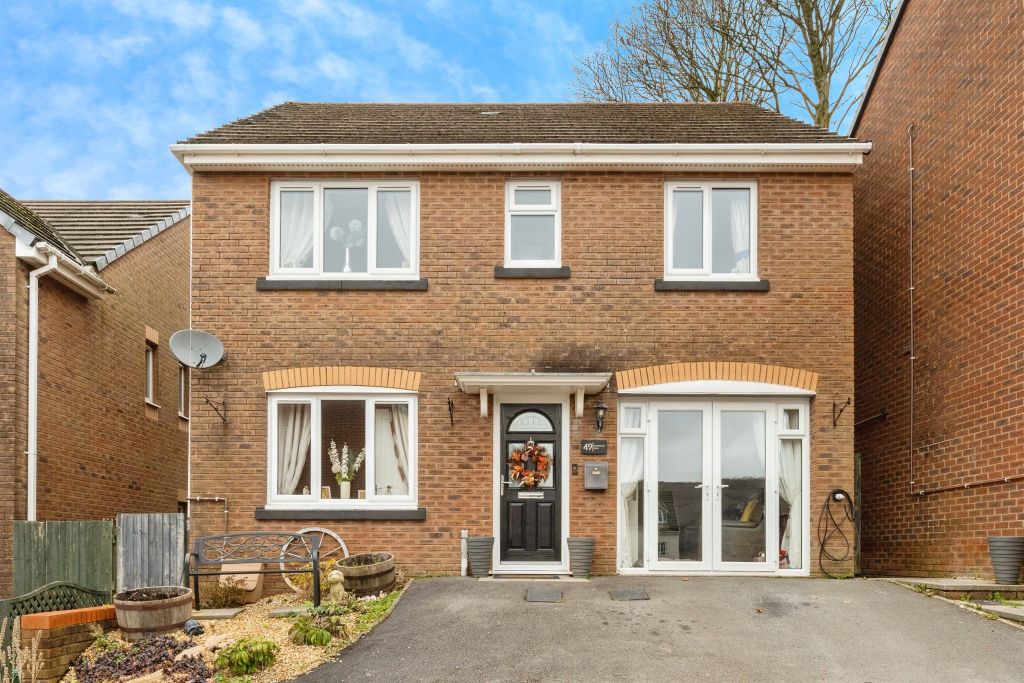 Property photo 1 of 18