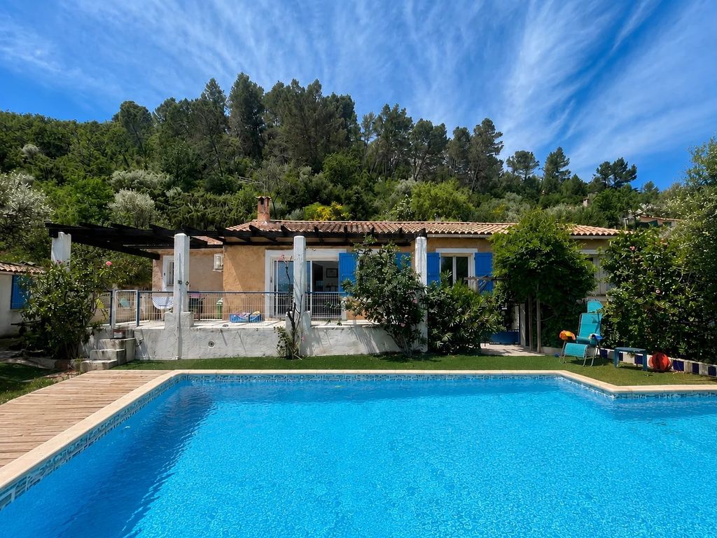 Property photo 1 of 16 Le Luc – Single-Storey Villa 120 m² – Pool – 4 Bedrooms – 4,000 m² Plot