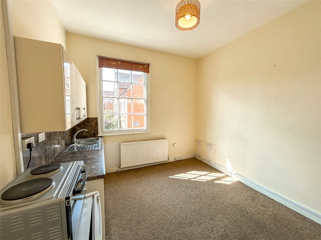 Property photo 3 of 6 Picture No. 10