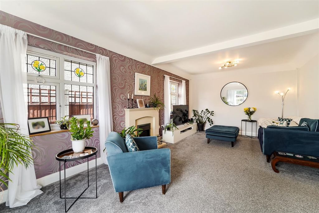 Property photo 3 of 21 Christ Church Road (11).Jpg