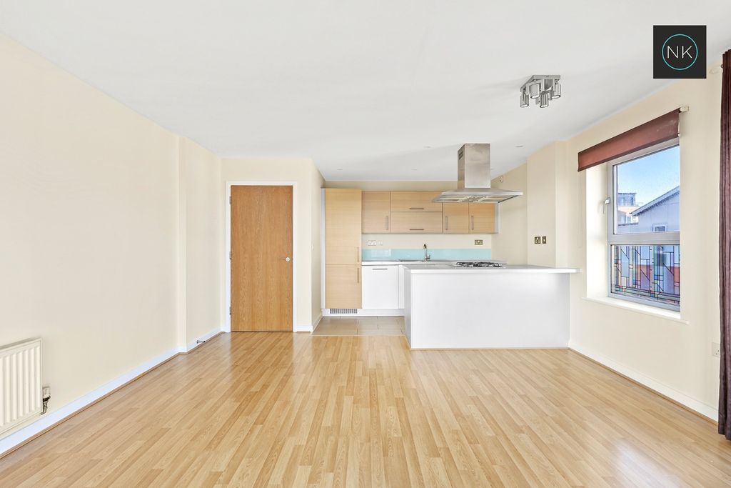 Property photo 3 of 22 4794326