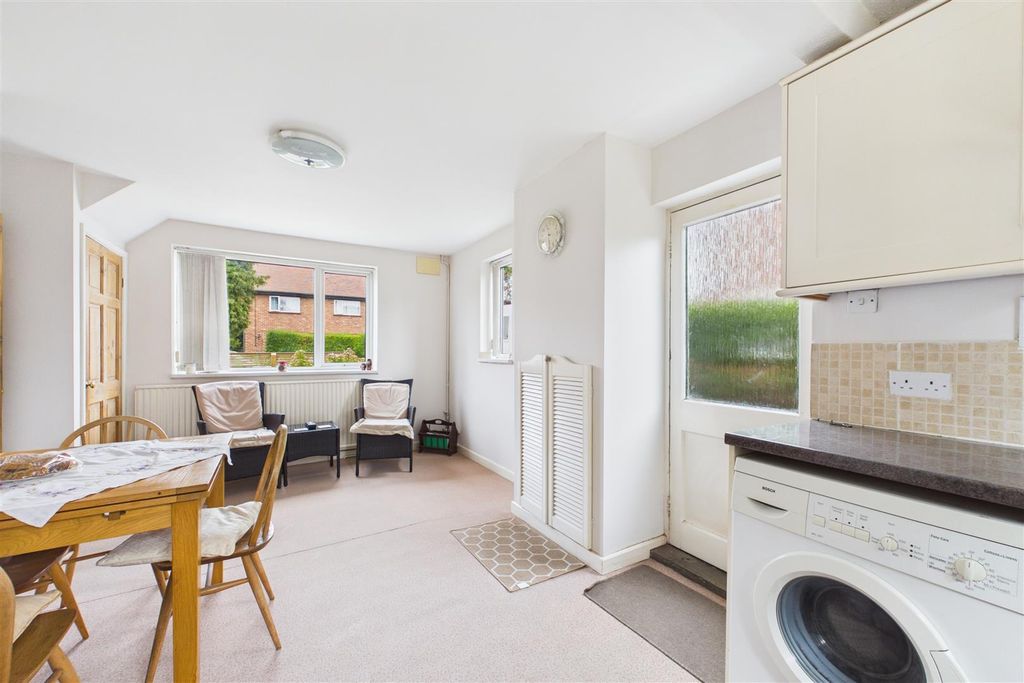 Property photo 3 of 13 Cam04235G0-Pr0201-Still009.Jpg