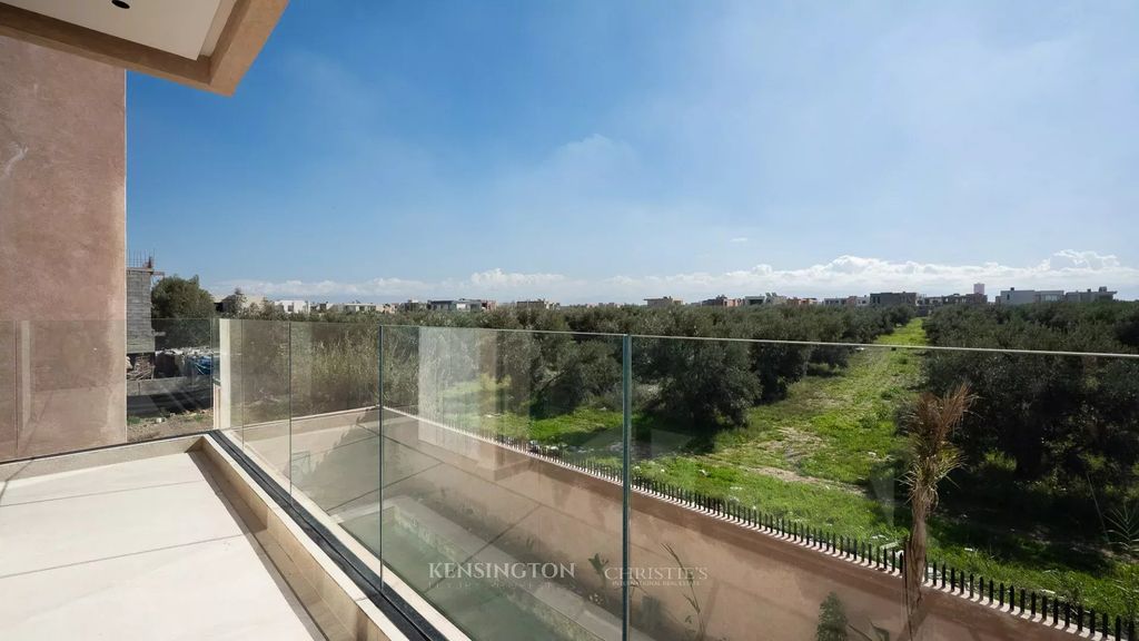 Property photo 2 of 33