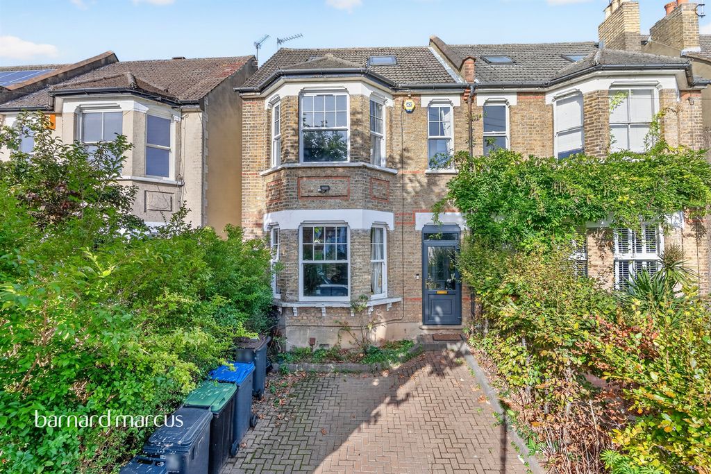 Property photo 1 of 27