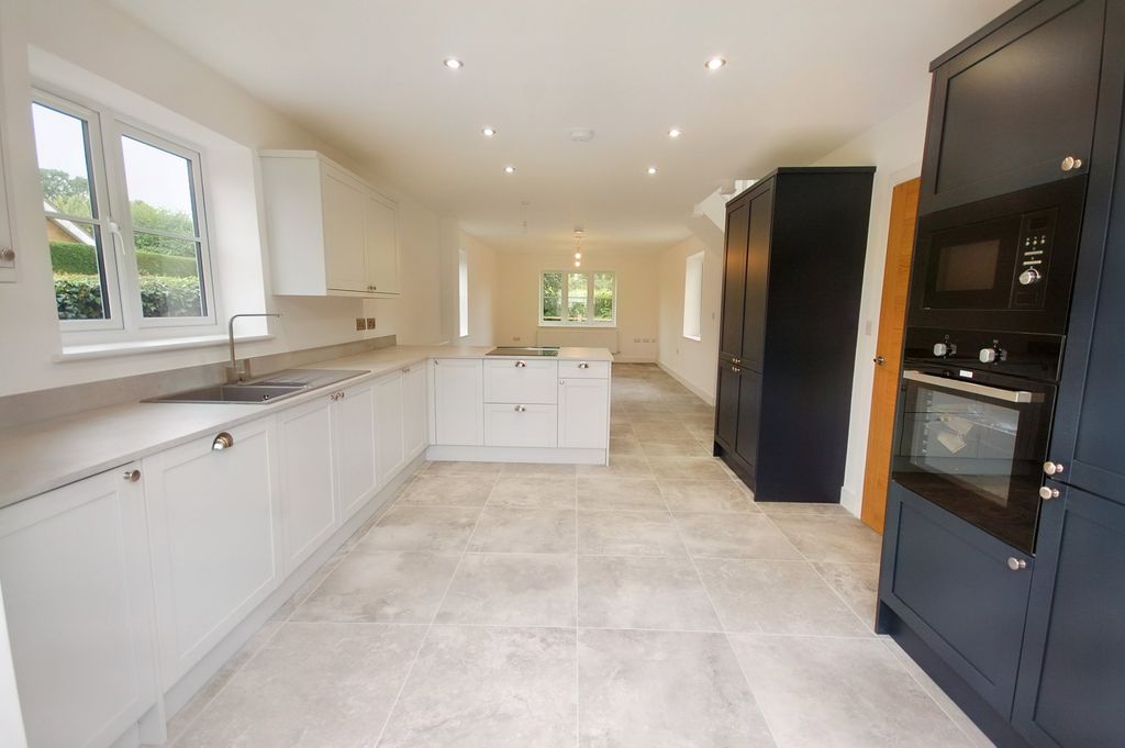 Property photo 2 of 24