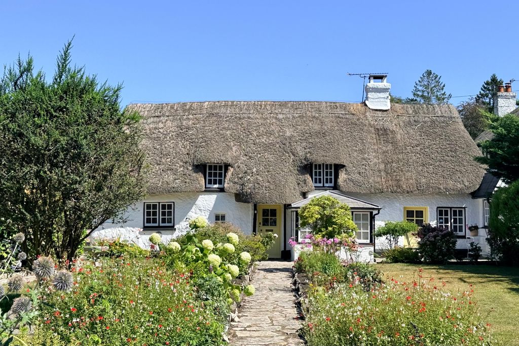 Property photo 1 of 37 Four Bedroom Cottage