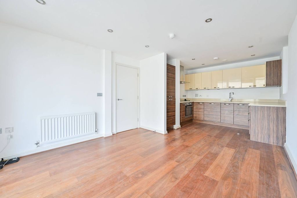 Property photo 3 of 8