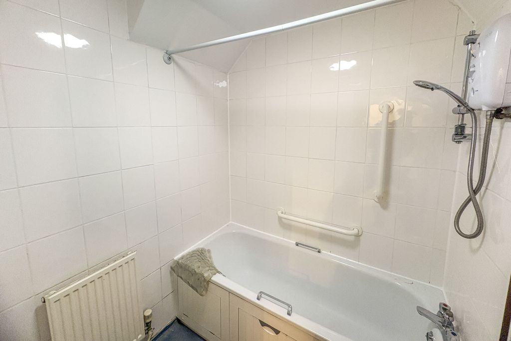 Property photo 3 of 19 23 €“ 27 Corn Bar, Witney, Oxfordshire, Ox28 6Fb