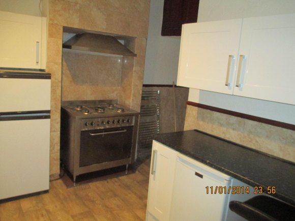 Property photo 3 of 4 151 Kitchen Upper Cooker.Jpg