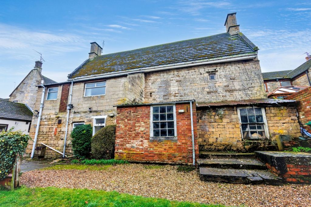 Property photo 2 of 22