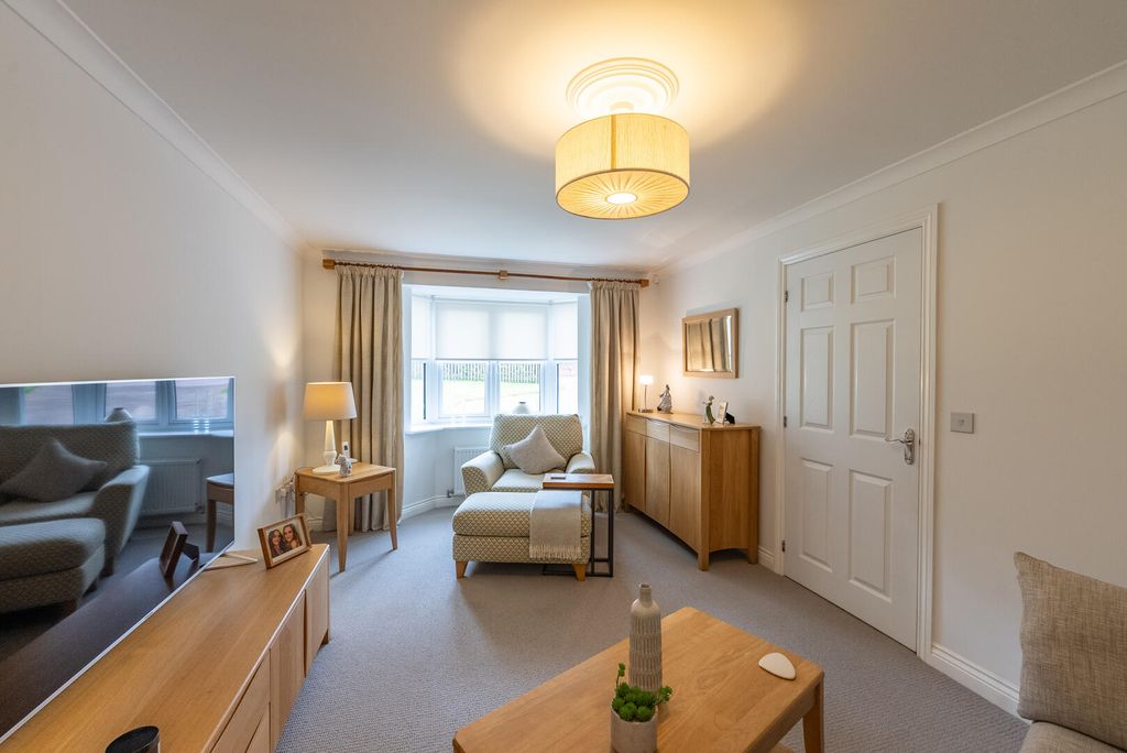 Property photo 3 of 40 Living Room