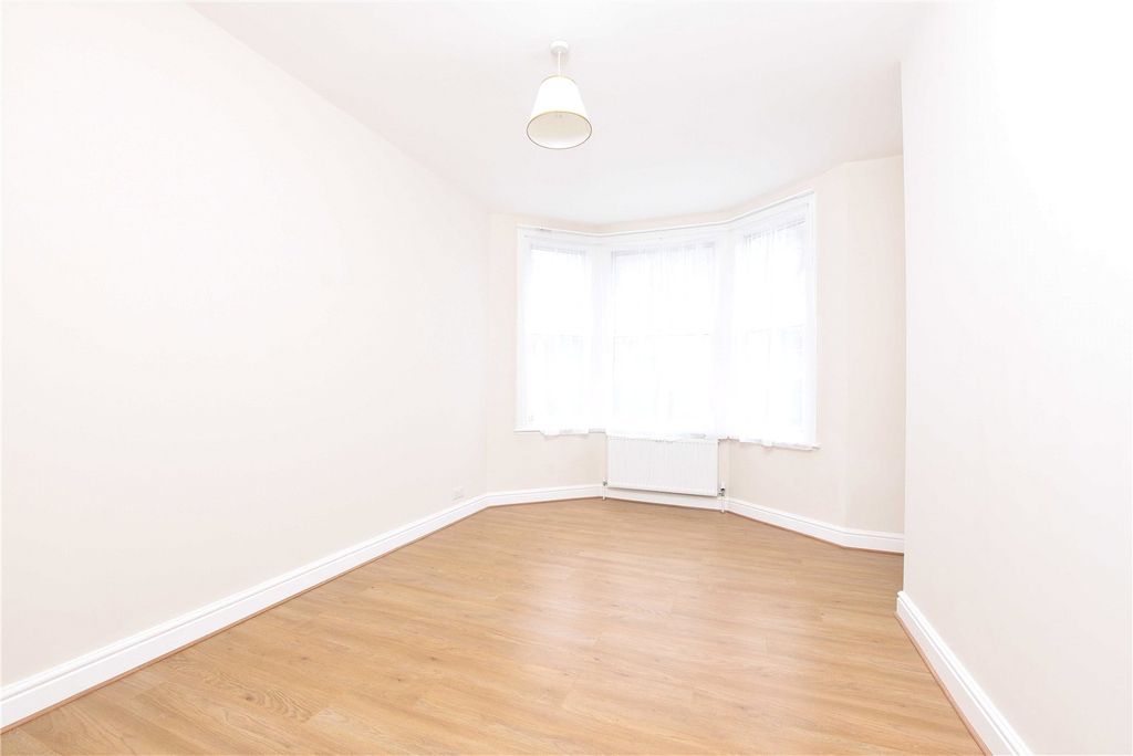Property photo 2 of 8 Picture No. 06
