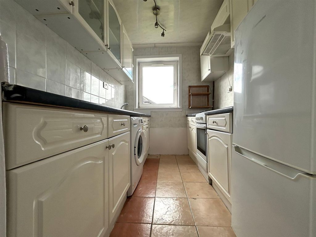 Property photo 3 of 6 c09Bb451-48Df-4A87-9Fa9-4640A3270184.Jpg