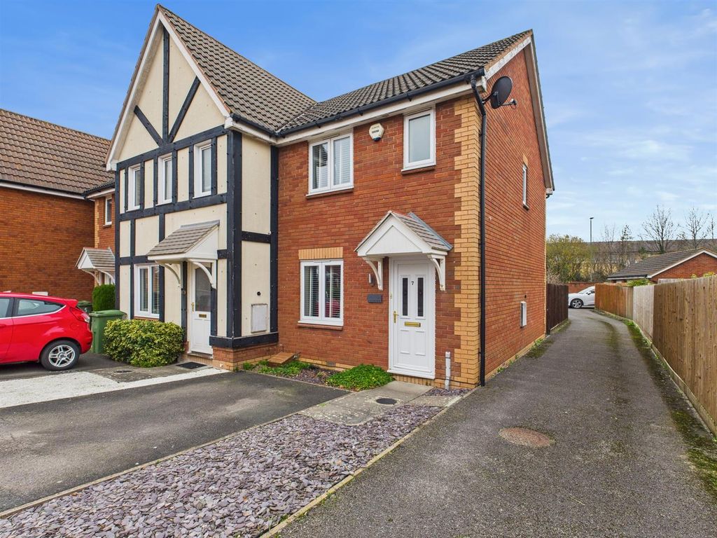 Property photo 1 of 11