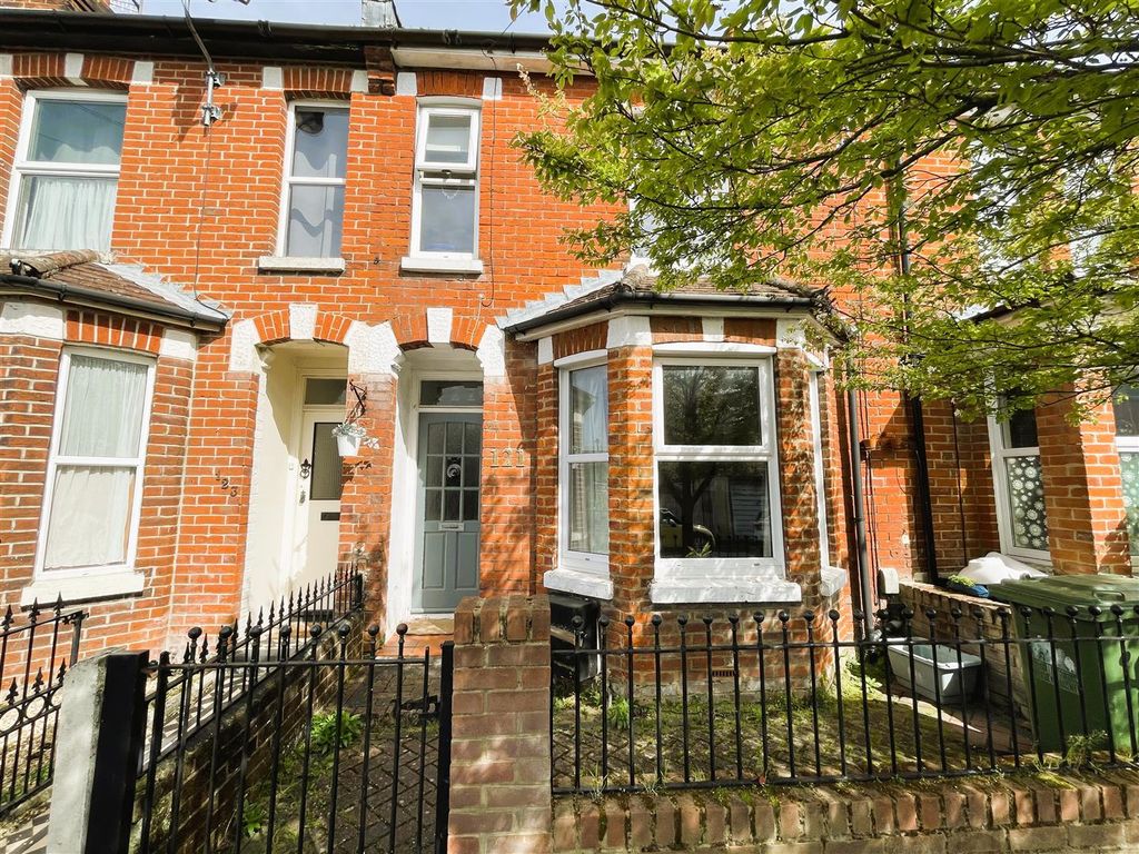 Property photo 1 of 15 121 Imperial Avenue Front.Jpeg