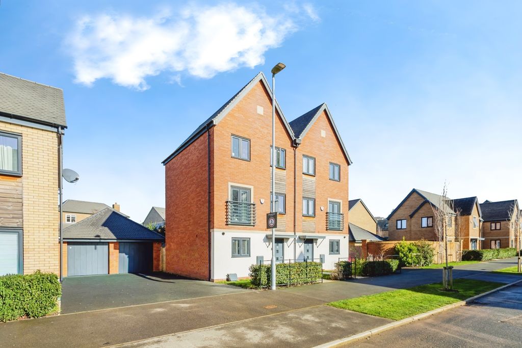 Property photo 1 of 17 Front