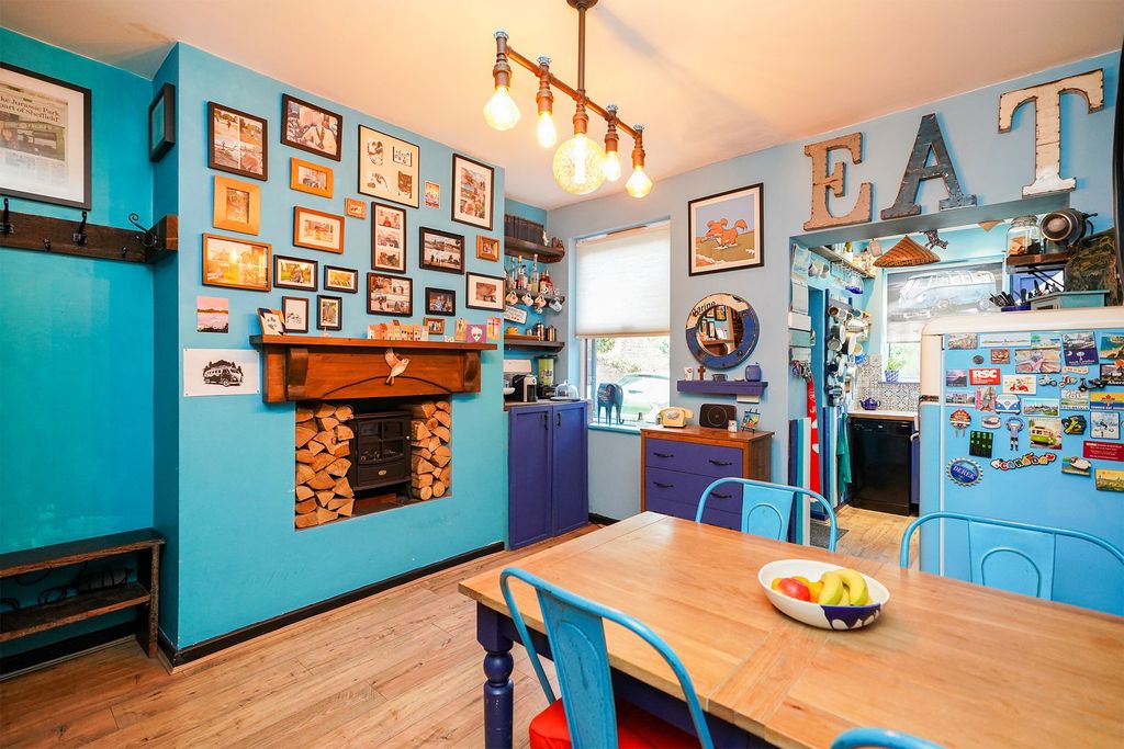 Property photo 3 of 24