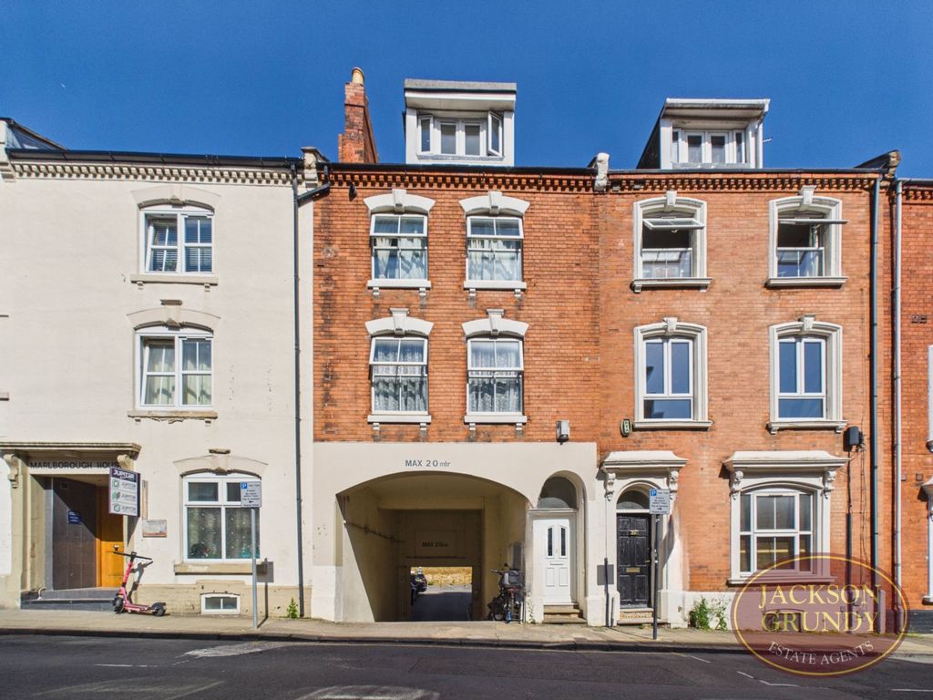 Property photo 1 of 7 Hazelwood Road