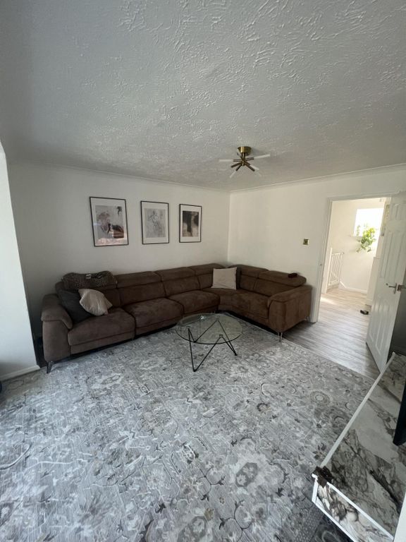 Property photo 2 of 17 Gallery