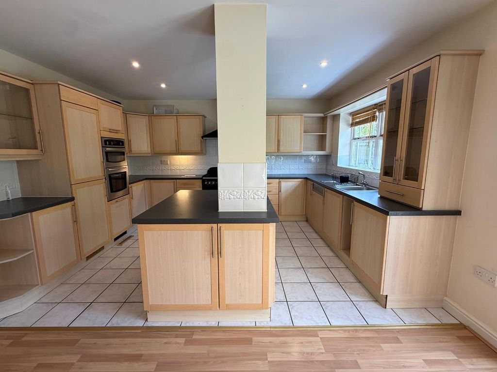Property photo 2 of 24 19.Jpg
