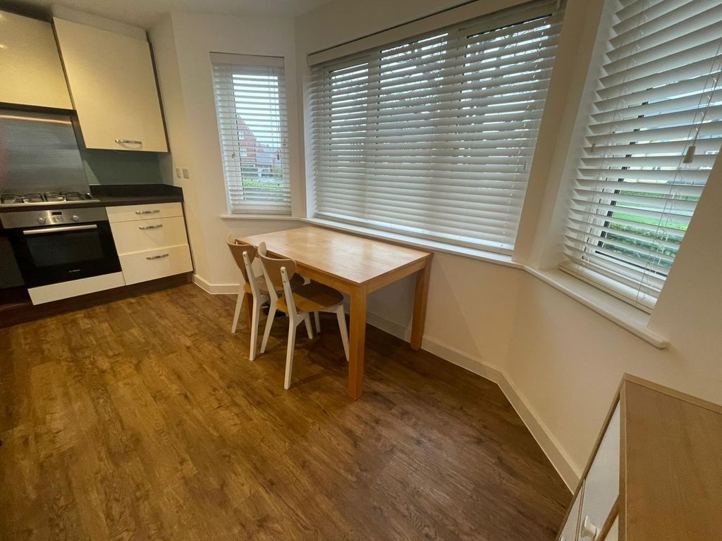 Property photo 3 of 6 Kitchen