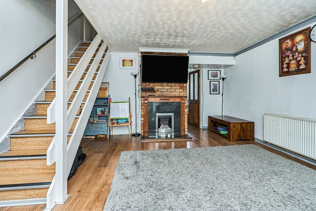 Property photo 3 of 16