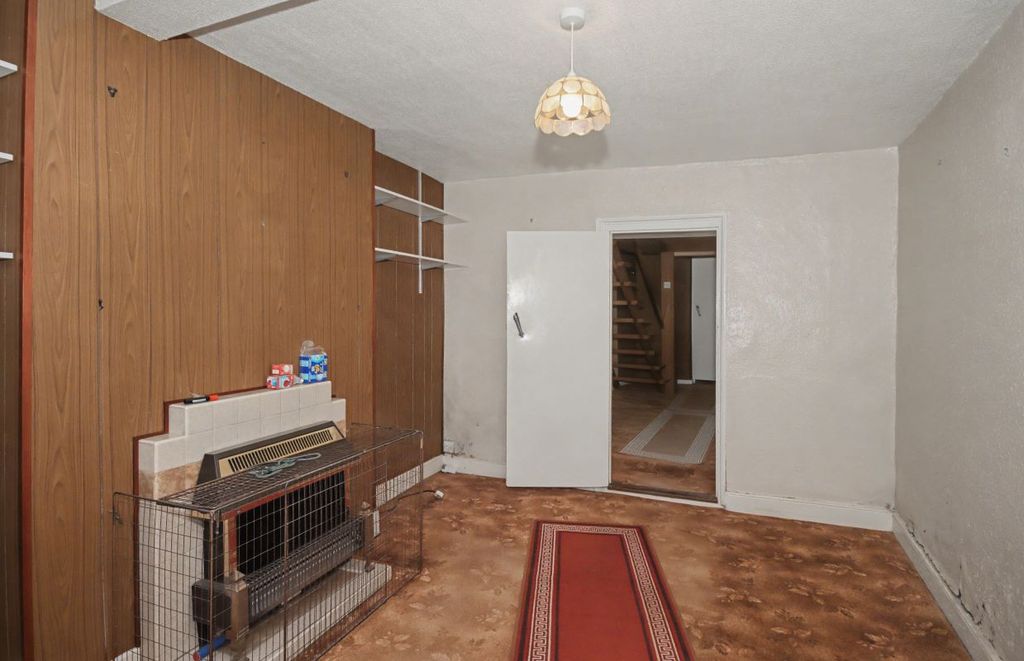 Property photo 3 of 14