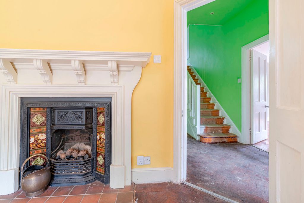 Property photo 3 of 12