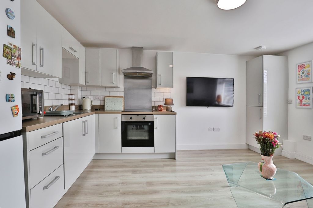 Property photo 2 of 13 Photo