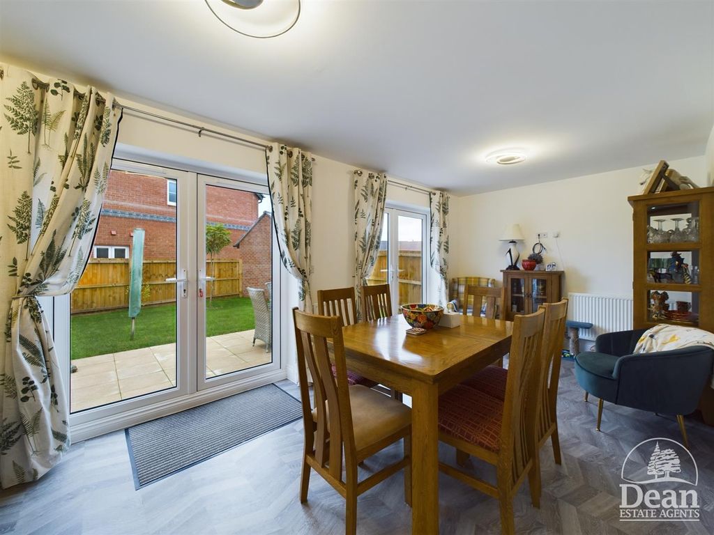 Property photo 3 of 27