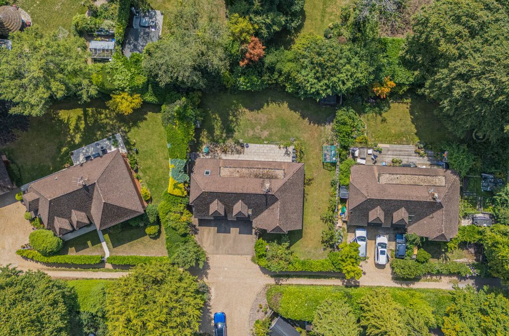 Property photo 2 of 22 1334867-9-68960Ca...