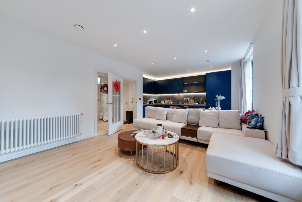 Property photo 3 of 14