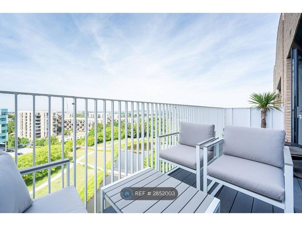 Property photo 3 of 10 Balcony