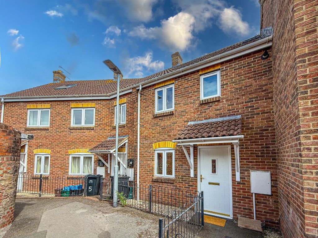 Green Dragon Mews, Bridgwater TA6, 2 bed terraced house to rent