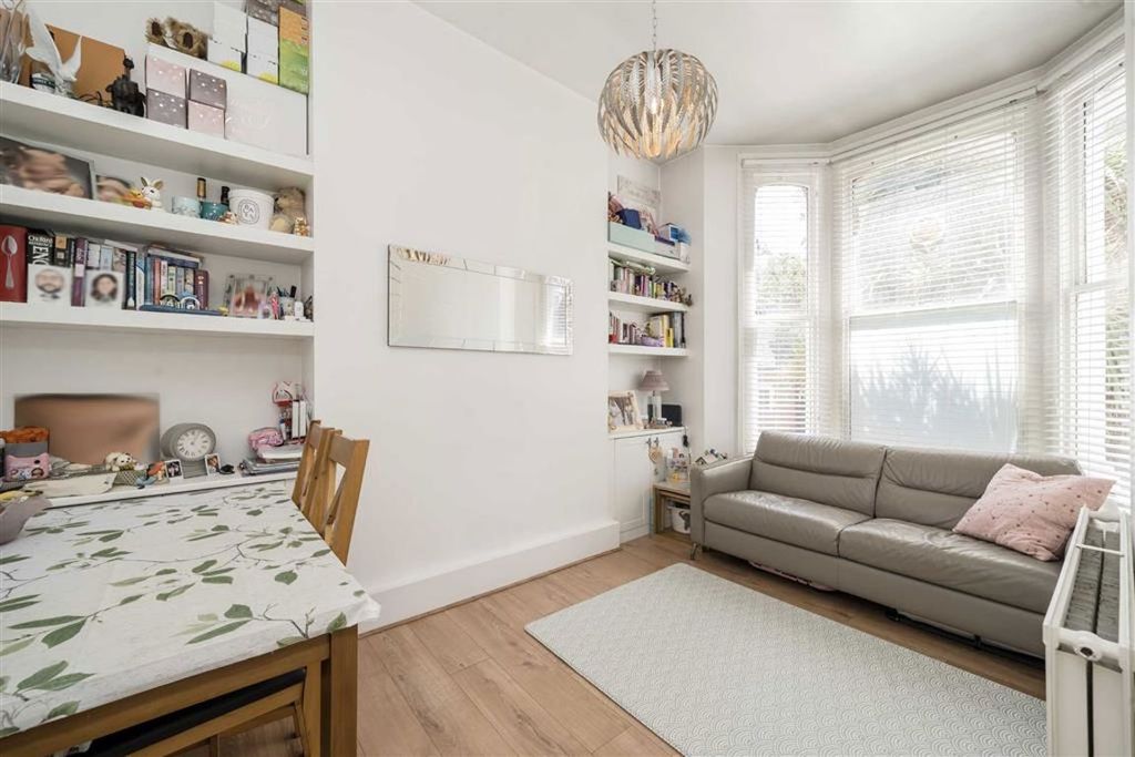 Property photo 2 of 6