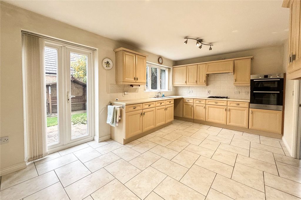 Property photo 3 of 20 Kitchen